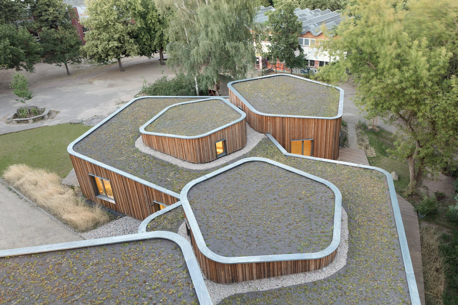 After-School Care Centre Waldorf School / MONO Architekten. Image © Gregor Schmidt