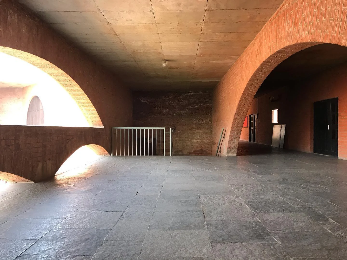 Вот чего хотел кирпич!