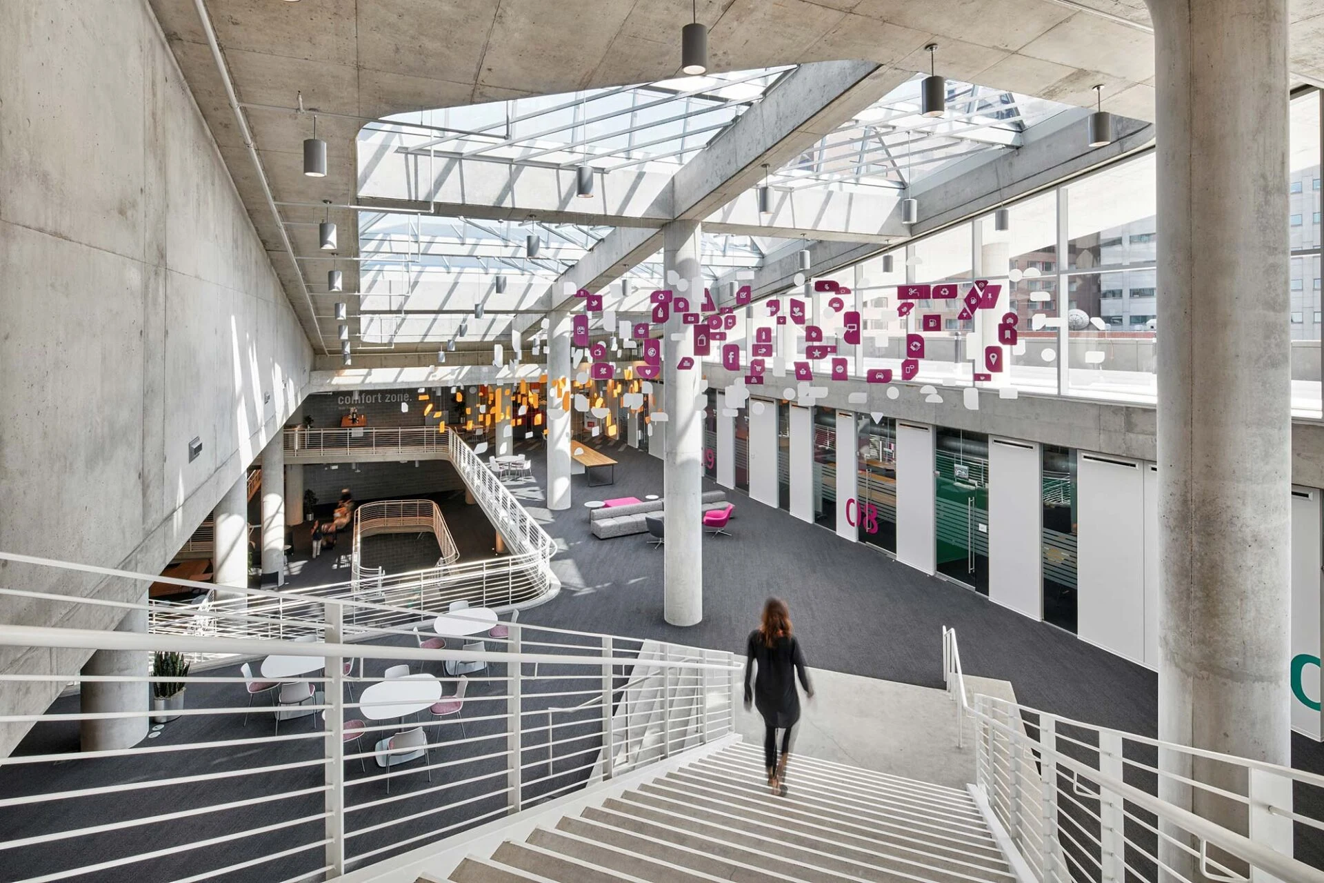 В настоящее время в 84,51º Center в качестве парковки используются три надземных уровня, но они готовы для будущего преобразования в офисы или для других целей. Изображение © Garrett Rowland.