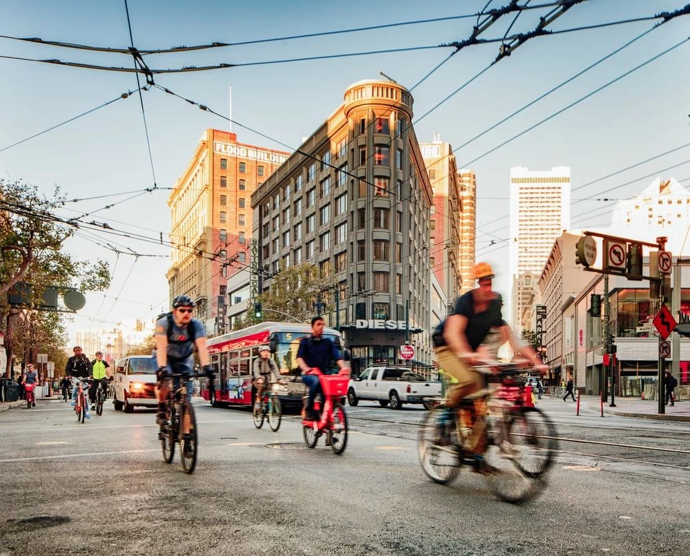 Коронавирус и хрупкость автоцентрических городов