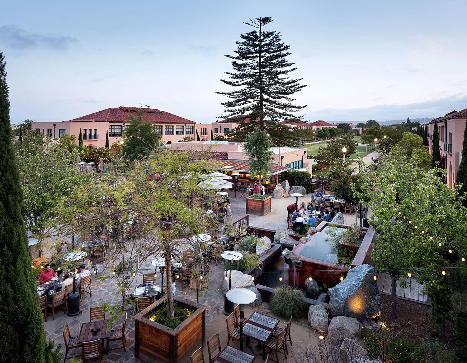 Преобразование Военно-морской базы в пространство для отдыха,Liberty Public Market, Сан-Диего