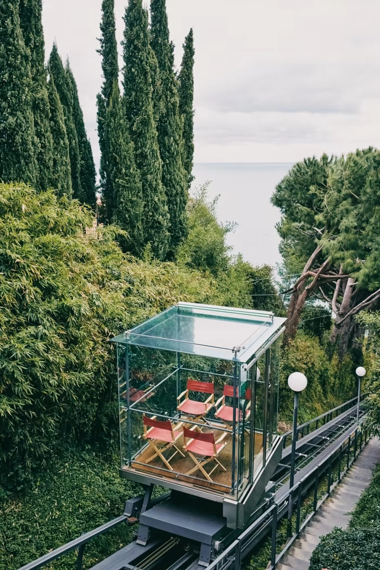 Кабина лифта, ведущая в студию © Стефан Гифталер