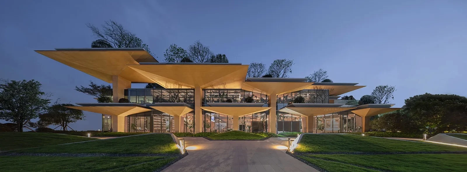 © LI YI, MZ STUDIOS