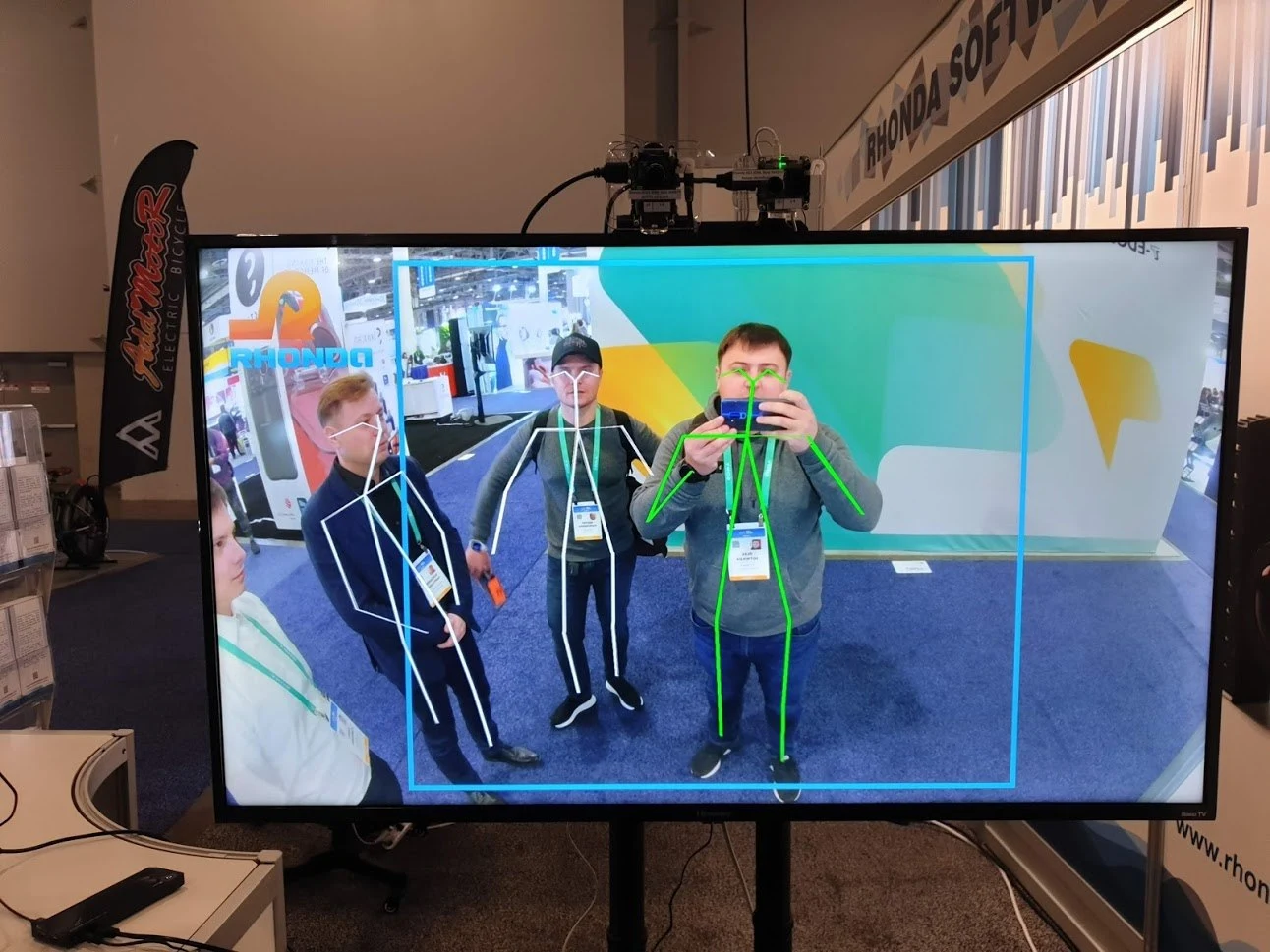 Микрокамеры с встроенными процессорами Ambarela. Маленькие и достаточно мощные.