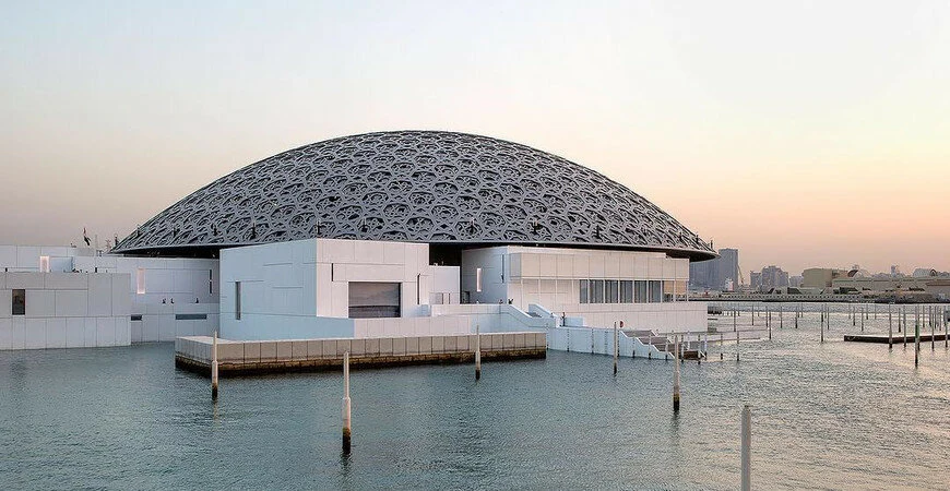 Лувр в Абу Даби, с сайта tourister.org