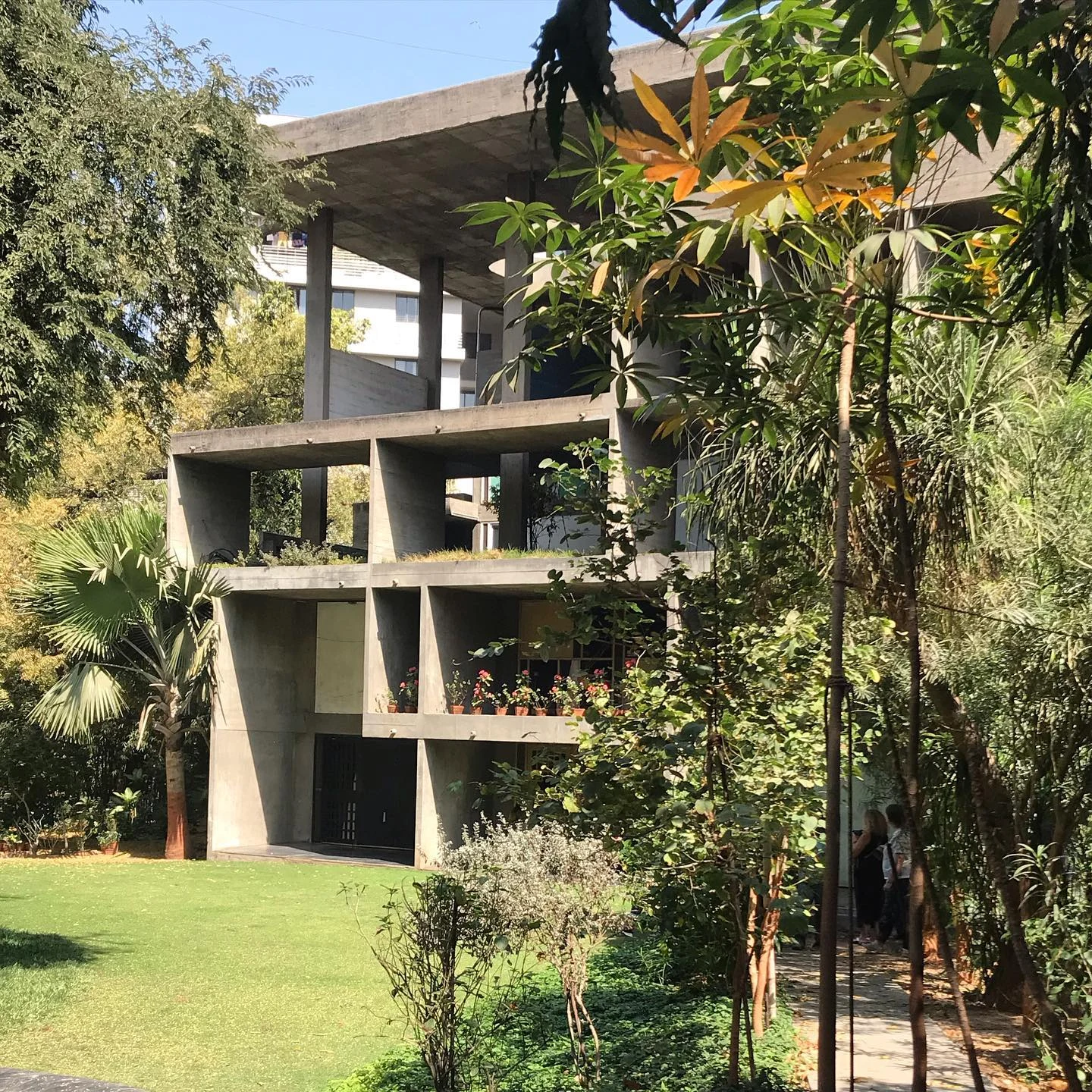 Вилла Шодхан в Ахмадабаде. Ле Корбюзье, 1951-1954.