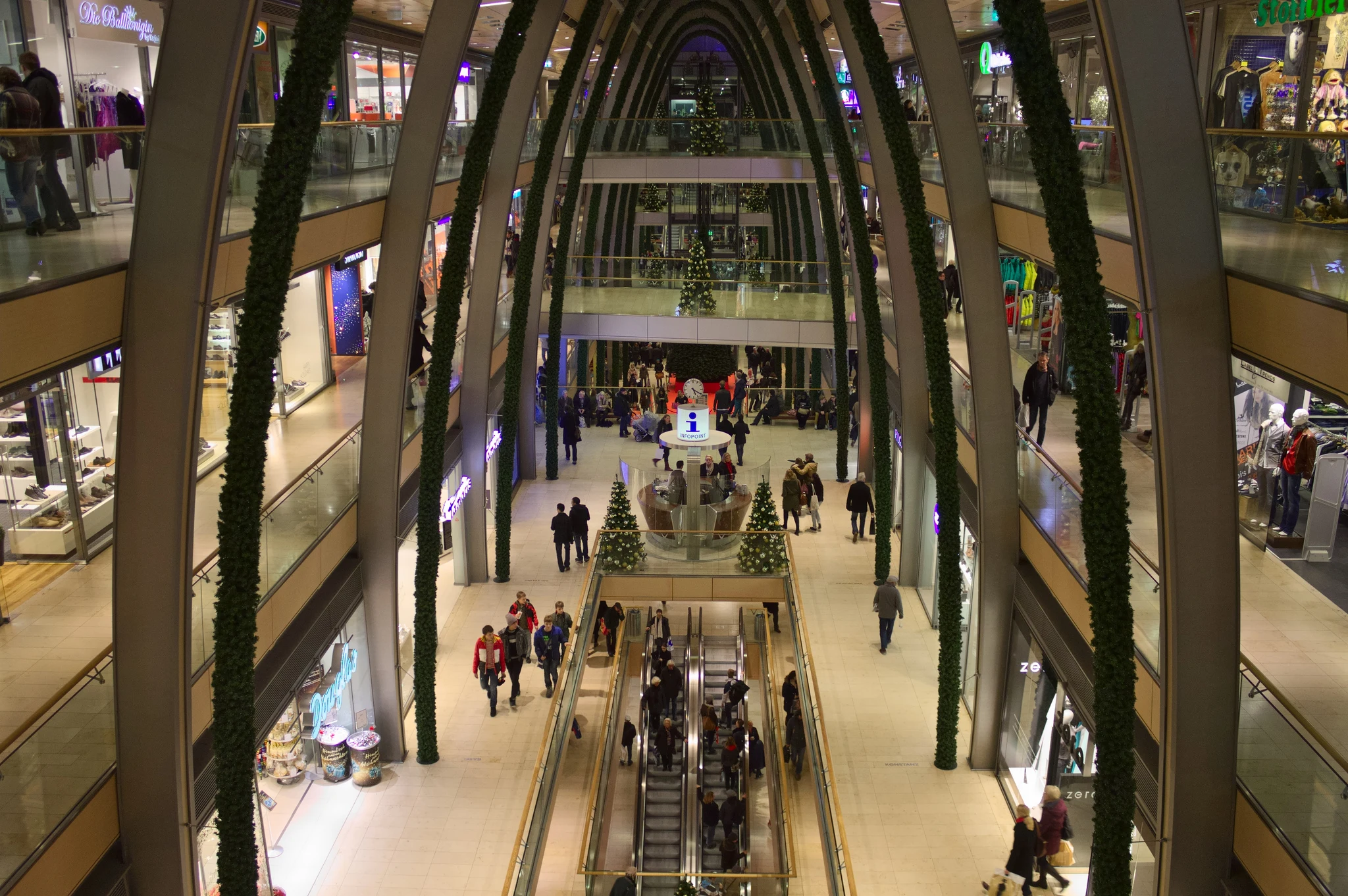 На фото: Пассаж «Ганзафиртель». Гамбург