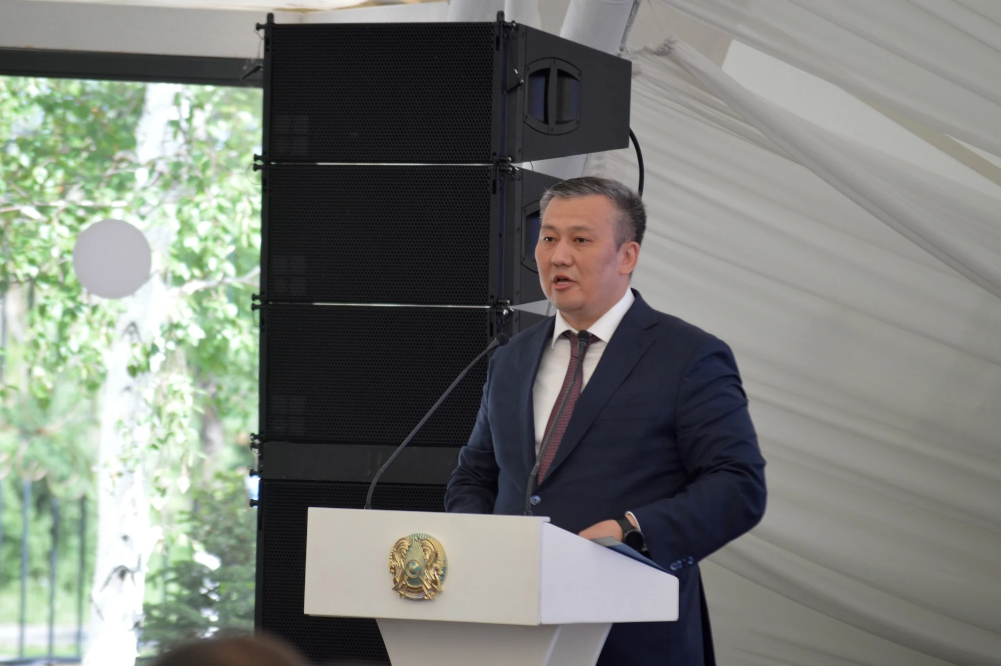 Директор Департамента градостроительной и жилищно-коммунальной политики Министерства промышленности и строительства РК Руслан Лепесов разъясняет механизмы комплексной градостроительной экспертизы и принципы системного управления развитием территорий в рамках нового Строительного кодекса. Директор Департамента градостроительной и жилищно-коммунальной политики Министерства промышленности и строительства РК Руслан Лепесов разъясняет механизмы комплексной градостроительной экспертизы и принципы системного управления развитием территорий в рамках нового Строительного кодекса.