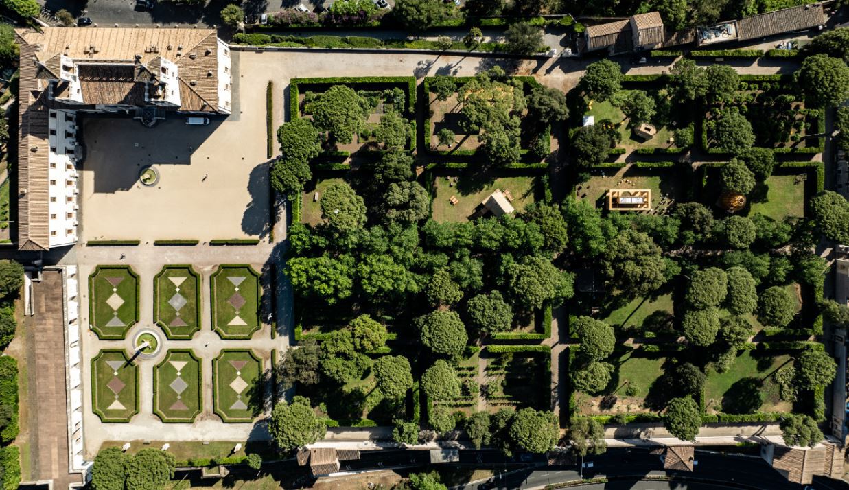 Фестиваль кабанов Villa Medici (Villa Medici Festival des Cabanes)