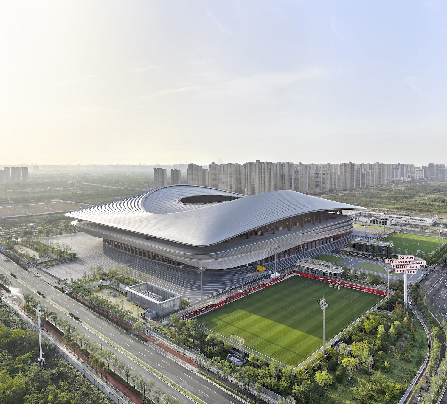 Xi'an International Football Centre | Фото: Hufton + Crow