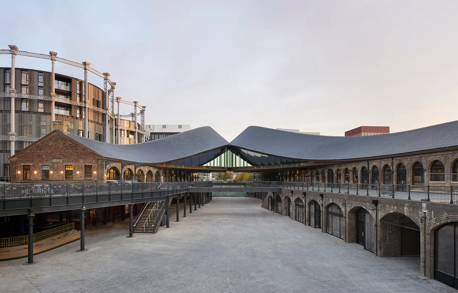 Coal Drops Yard (Томас Хизервик). Источник: ArchDaily / Coal Drops Yard / Heatherwick Studio | ArchDaily Coal Drops Yard (Томас Хизервик). Источник: ArchDaily / Coal Drops Yard / Heatherwick Studio | ArchDaily
