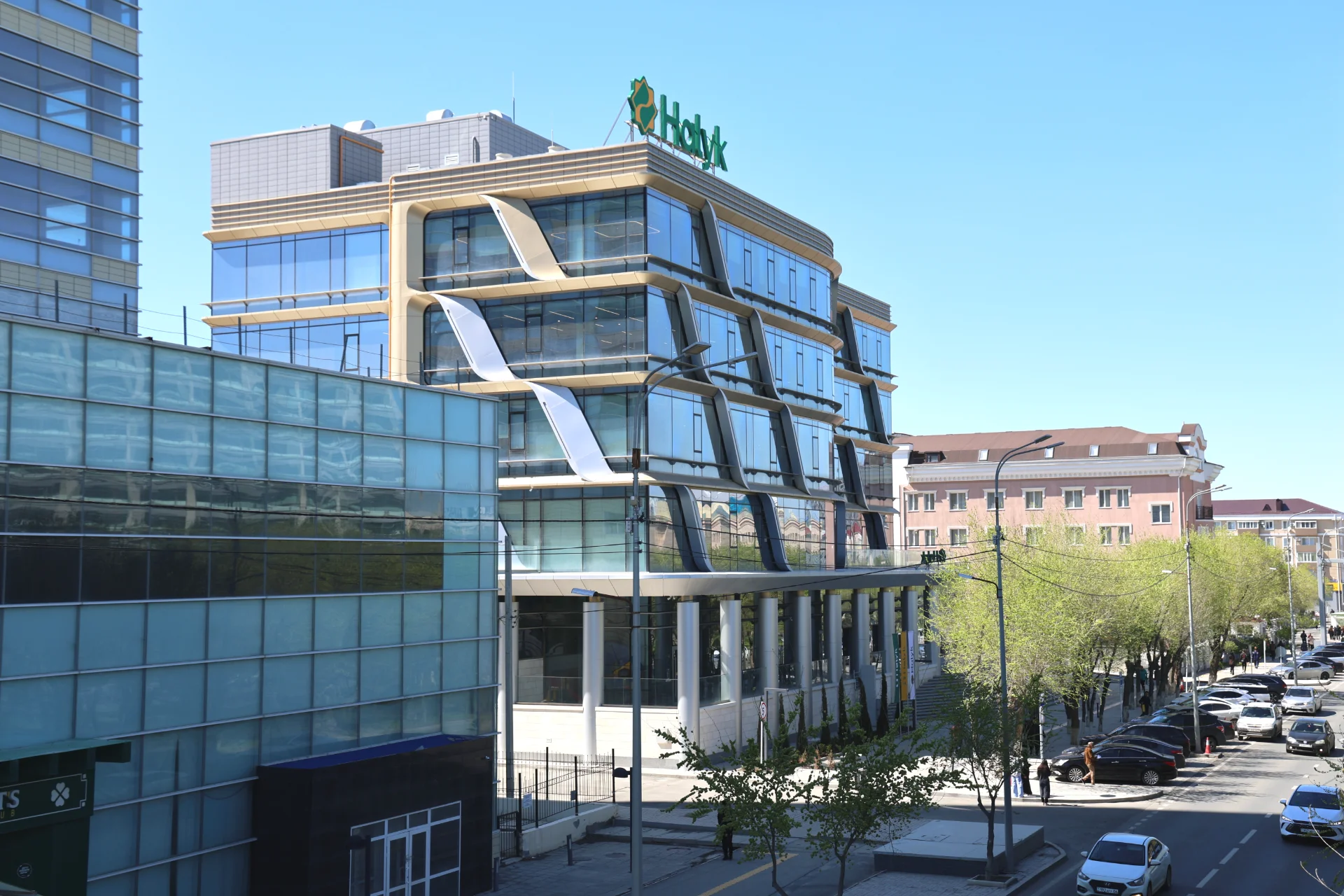 Флагманский офис Halyk Bank как новый элемент городского ландшафта Атырау — 1