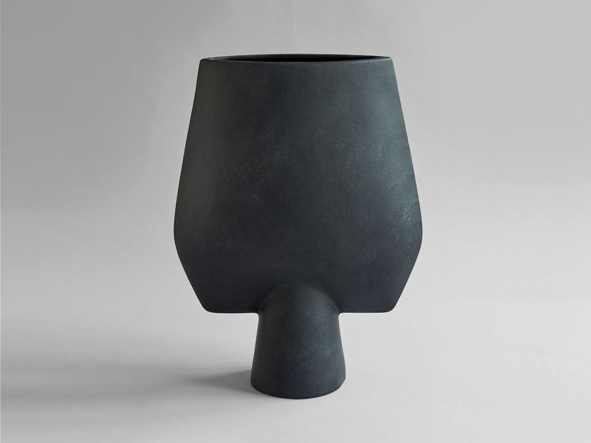 101 Copenhagen
SPHERE VASE SQUARE HEXA
Ceramic vase