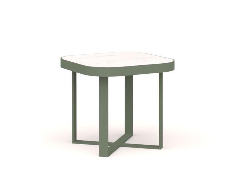10Deka
LITUS SIDE TABLE
Square HPL garden side table