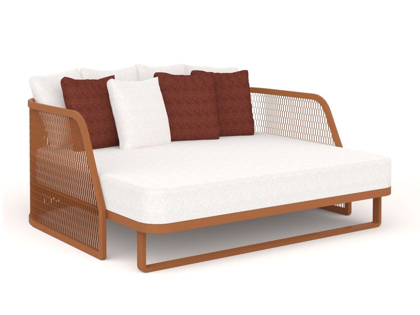 10Deka
VENTURA DAYBED
Powder coated aluminium garden bed