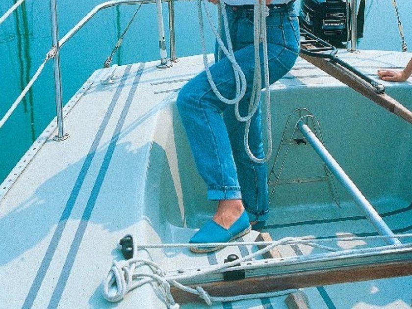 3M
SAFETY-WALK™ RESILIENT MEDIUM
Non-slip treatment for flooring