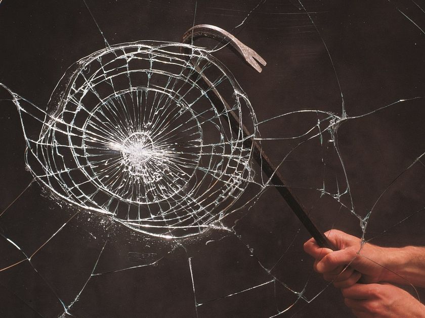 3M
STANDARD SAFETY
Safety and security window film