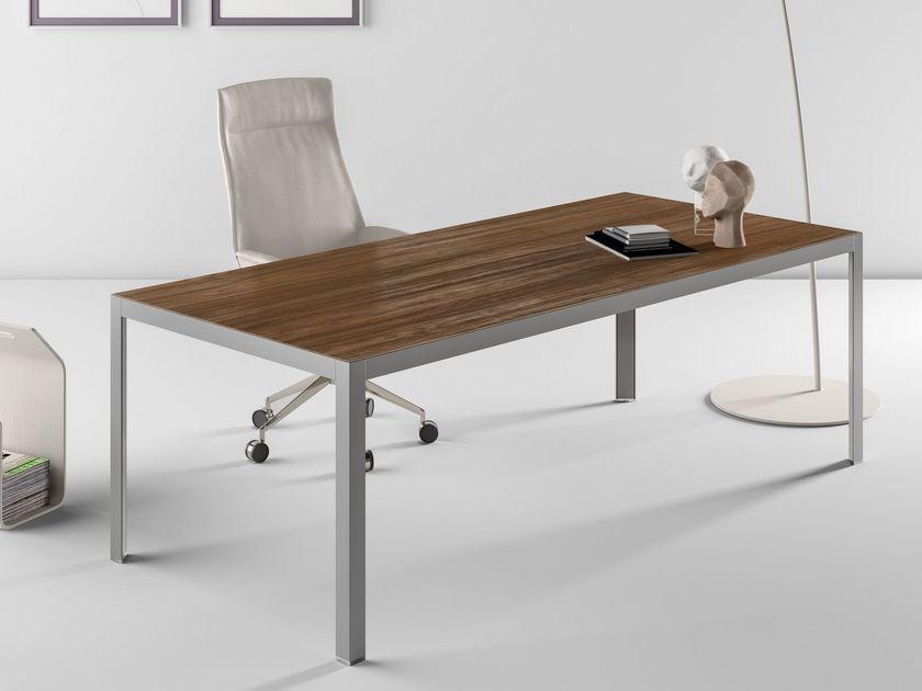 About Office
HYPE
Office desk with melamine top