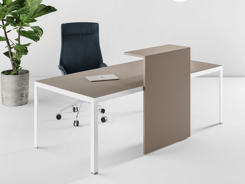 About Office
HYPE
Wooden reception desk