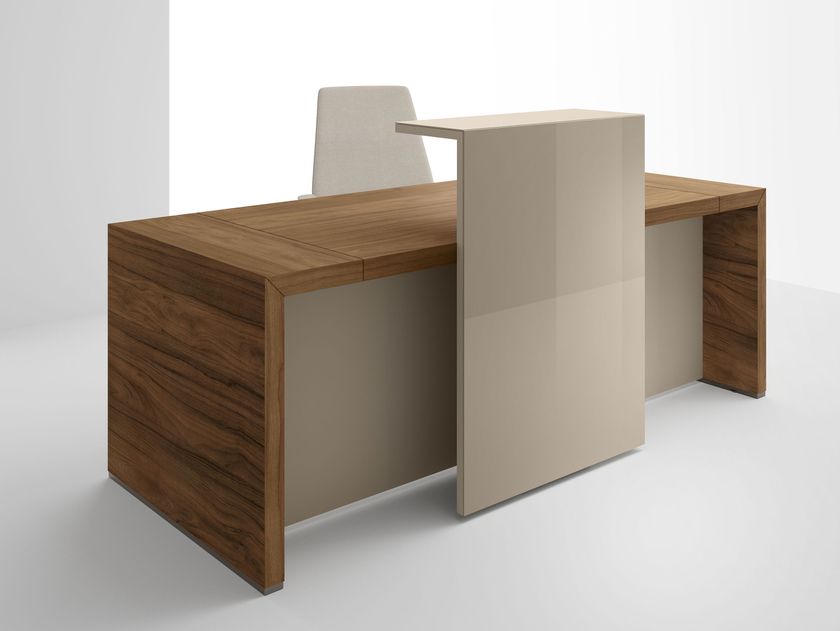 About Office
UNIVERSE
Wooden reception desk with laquered glass shelf