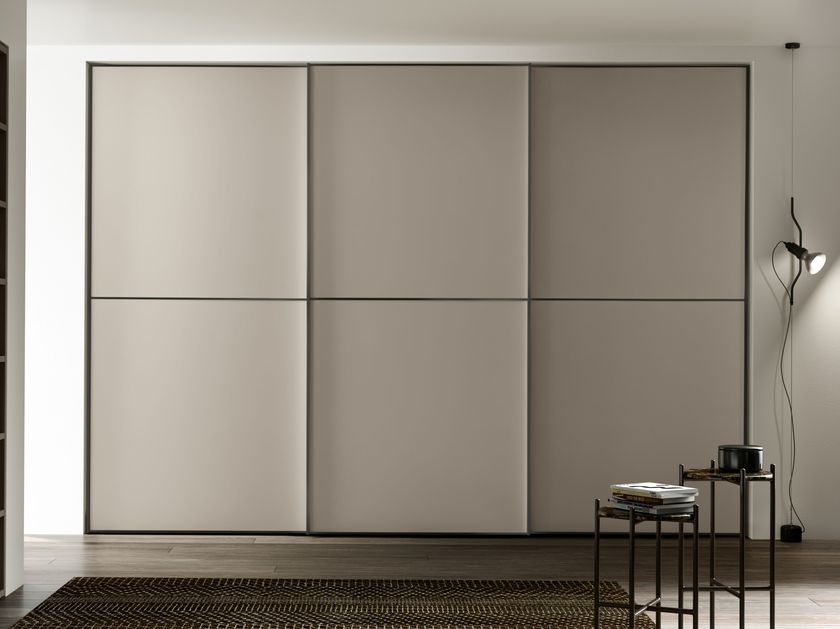 Adok
INTERMEZZO
Wooden wardrobe with sliding doors