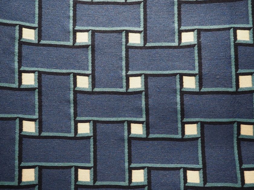 AGENA
WELDED
Cotton upholstery fabric with graphic pattern