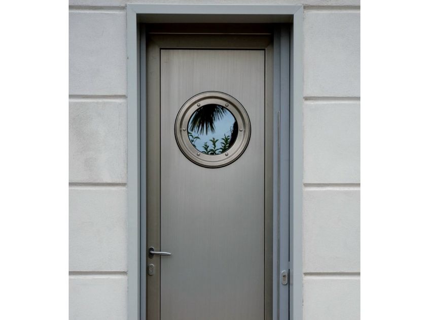 Agostinigroup
Aluminium and wood entry door
Exterior custom aluminium and wood entry door
