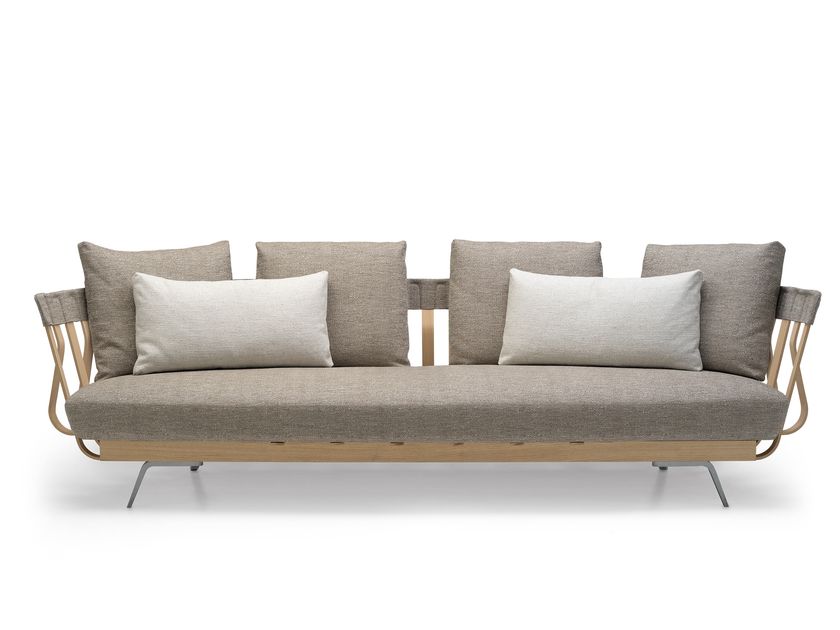 Alias
E LA NAVE VA SOFA - 02B
3 seater fabric sofa