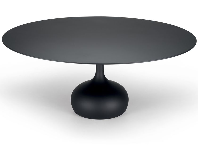 Alias
SAEN / 011
Table with base in polyurethane and round top in MDF