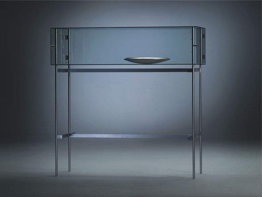 Alinea Design Objects
VISIBILE G
Glass and steel display cabinet