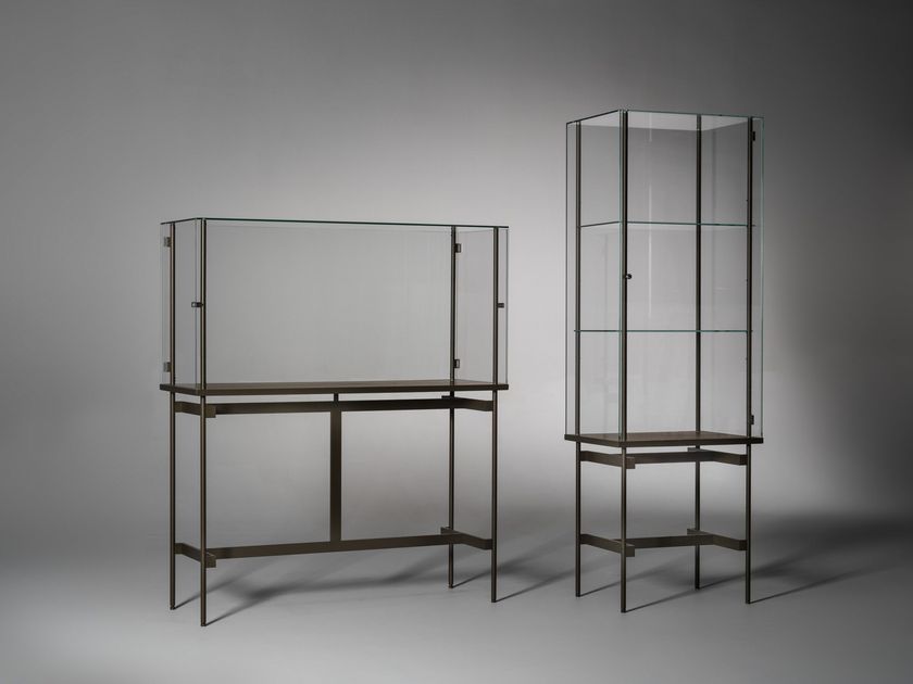Alinea Design Objects
VISIBILE M & W
Glass and steel display cabinet
