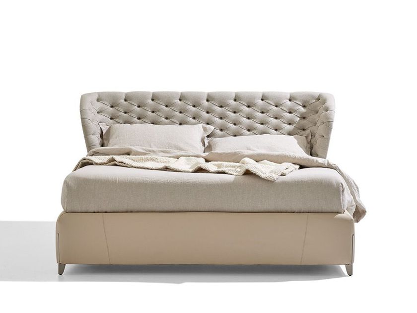 Alto
CULTO
Double bed with tufted headboard