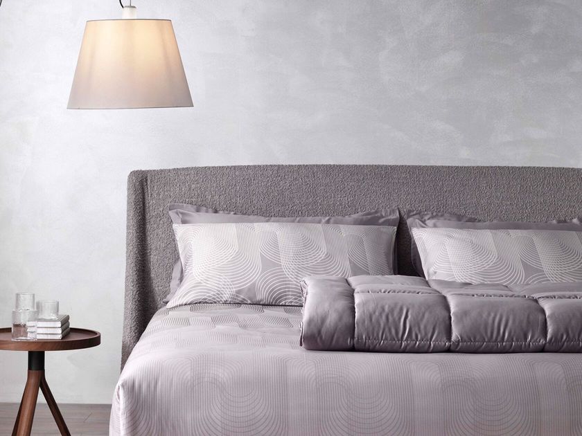 Altrenotti
CAMELLIA
Upholstered fabric bed