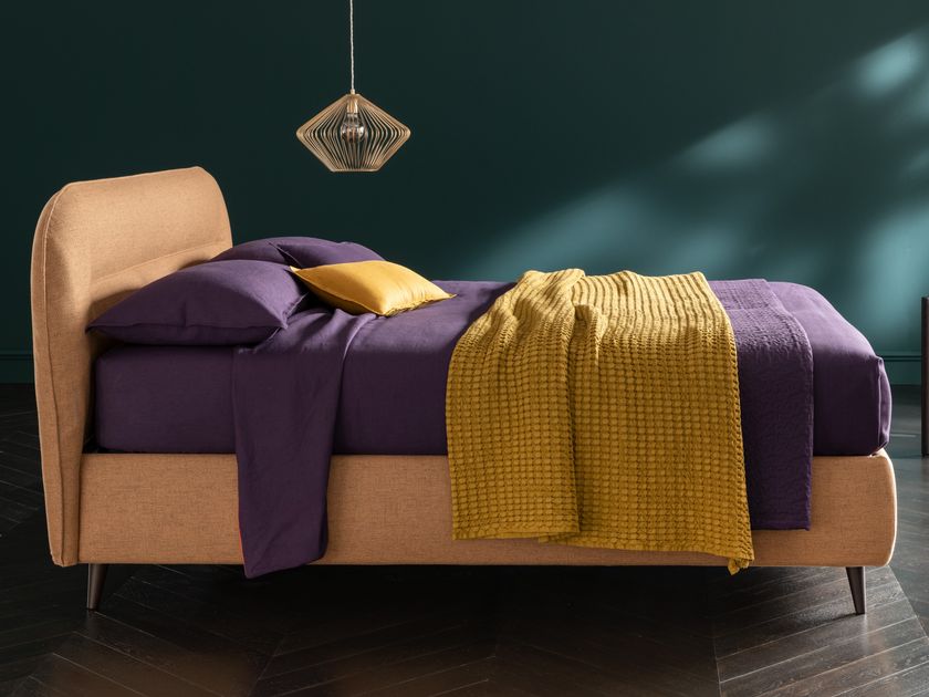 Altrenotti
MAUI
Fabric double bed with upholstered headboard