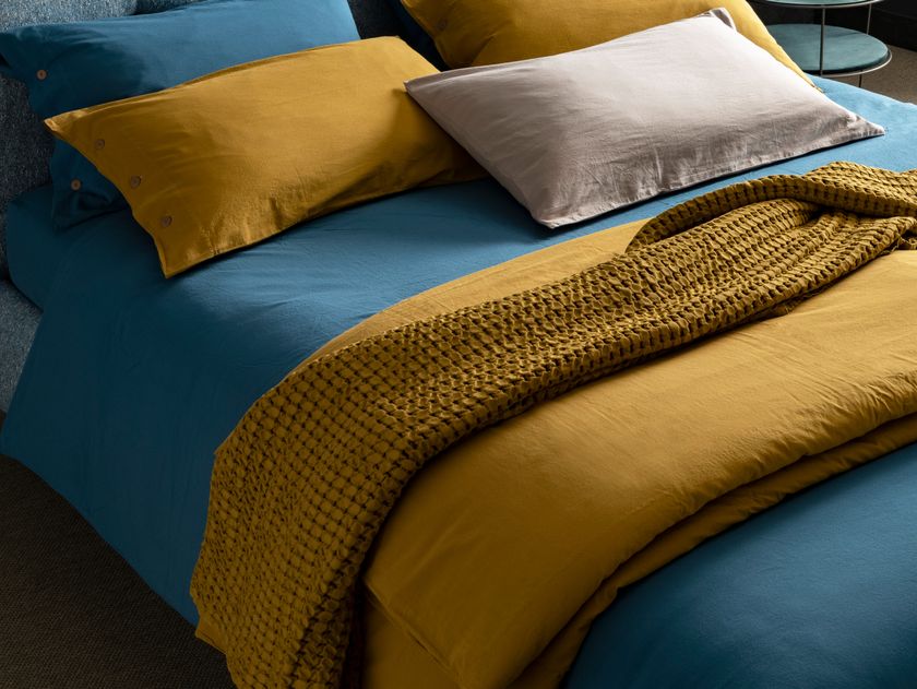 Altrenotti
STONEWASHED
Solid-color cotton bedding set