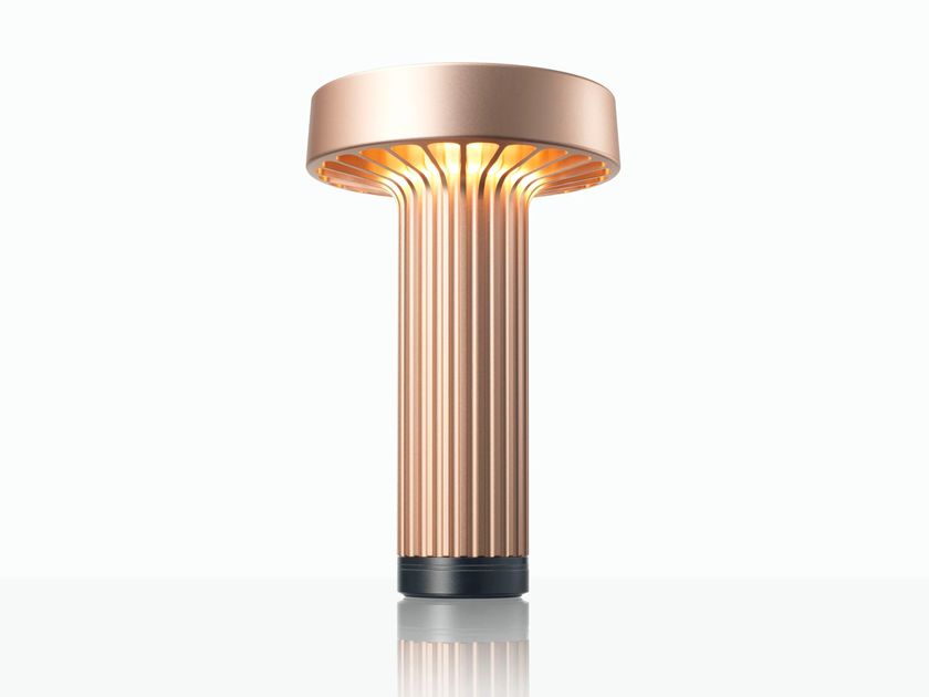 Ambientec
FOTICA
LED aluminium table lamp with USB charging