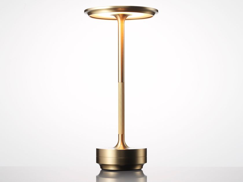 Ambientec
TURN BRASS
LED cordless table lamp with USB charging