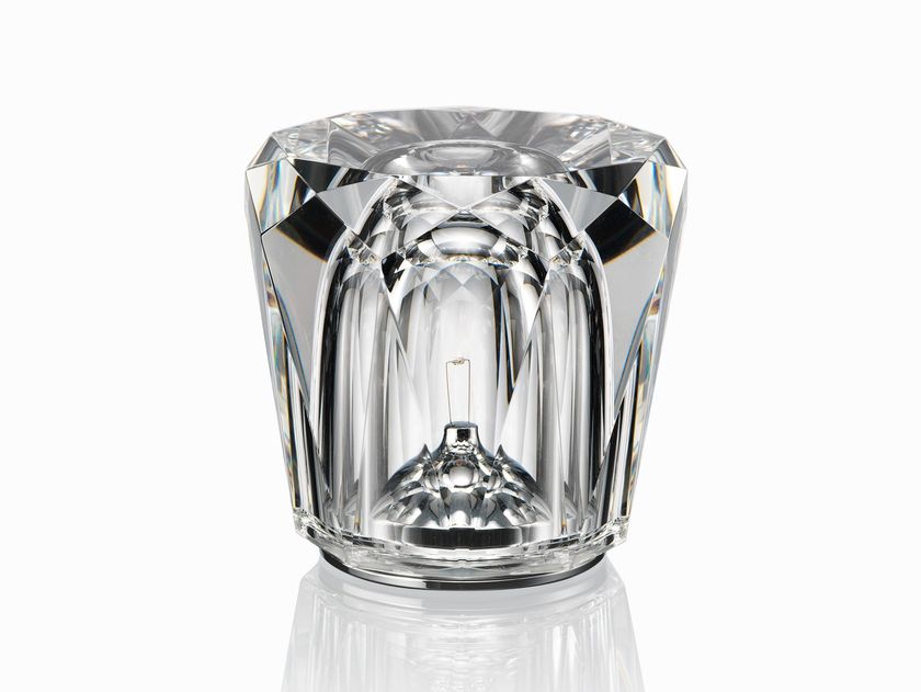 Ambientec
XTAL ACRUX
LED cordless crystal table lamp with USB charging