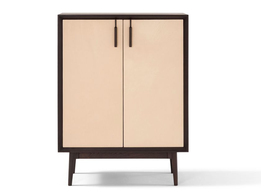 AMURA
THEO
Wooden and leather highboard with doors