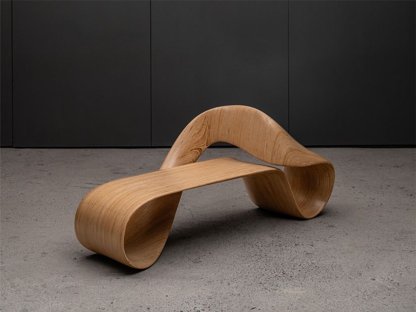 andblack
LOOP INFINITY BENCH
Plywood bench