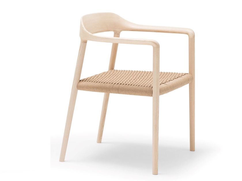 Andreu World
LICEO SO1546
Solid wood chair with armrests