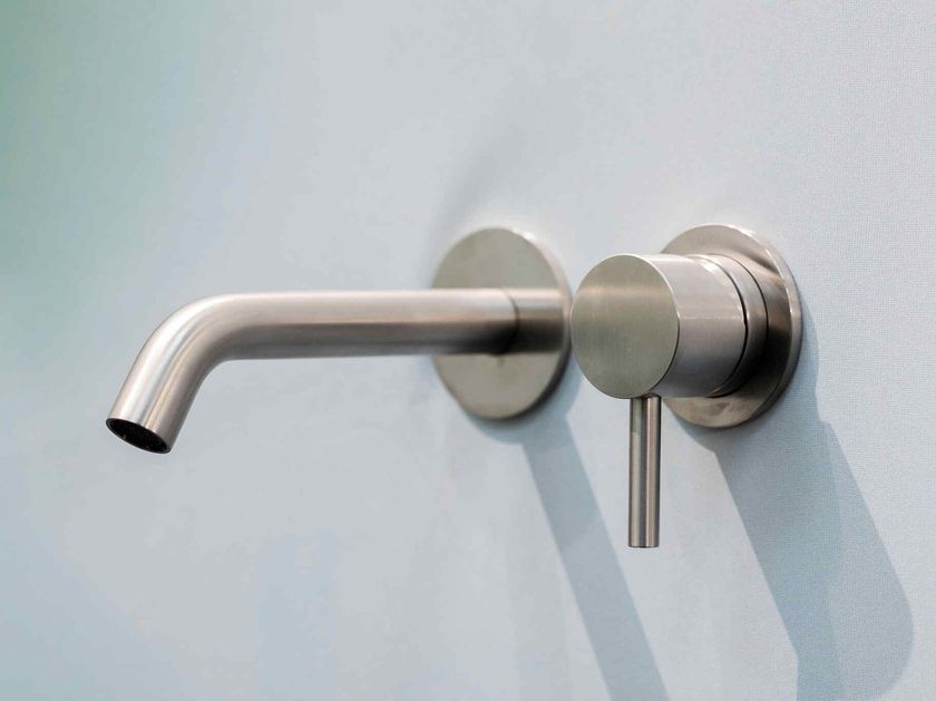 AQUAELITE
METAL 316
Wall-mounted stainless steel washbasin mixer
