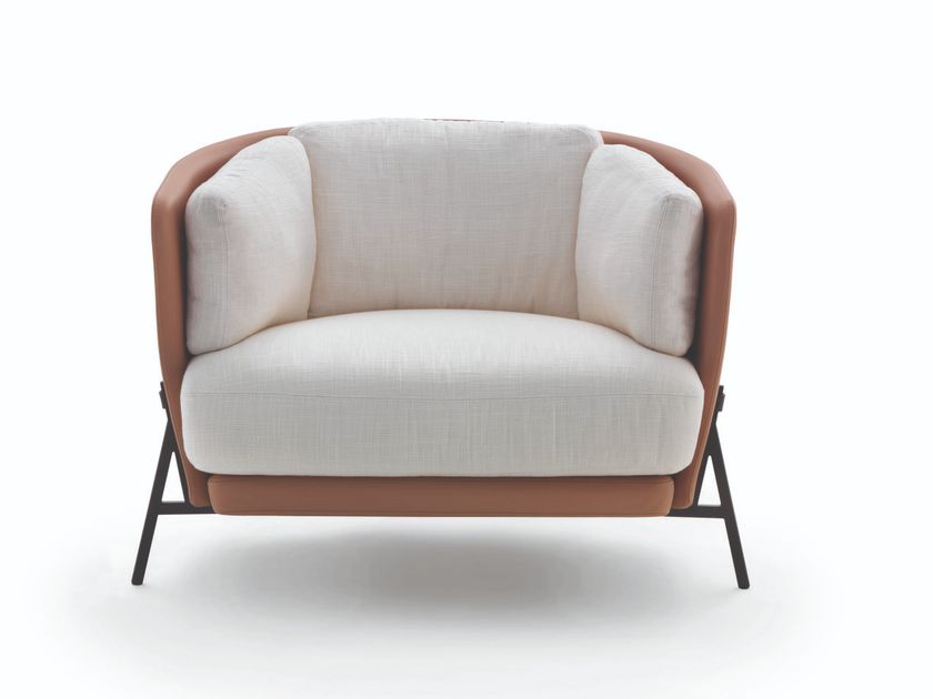 arflex
CRADLE
Fabric and leather armchair with armrests