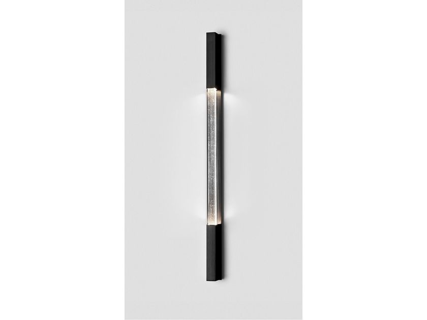 Articolo Studios
FINI EXTRA LARGE
Blown glass wall light