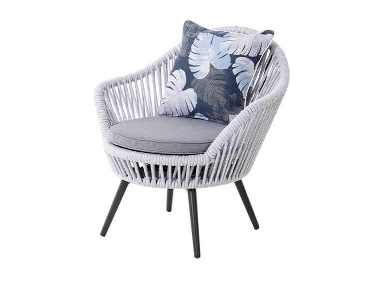 Artie
DAISY
Swivel low lounge chair