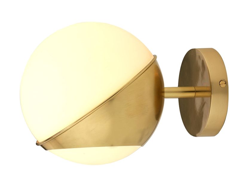 BADARI
GLOBO
Brass and glass wall light