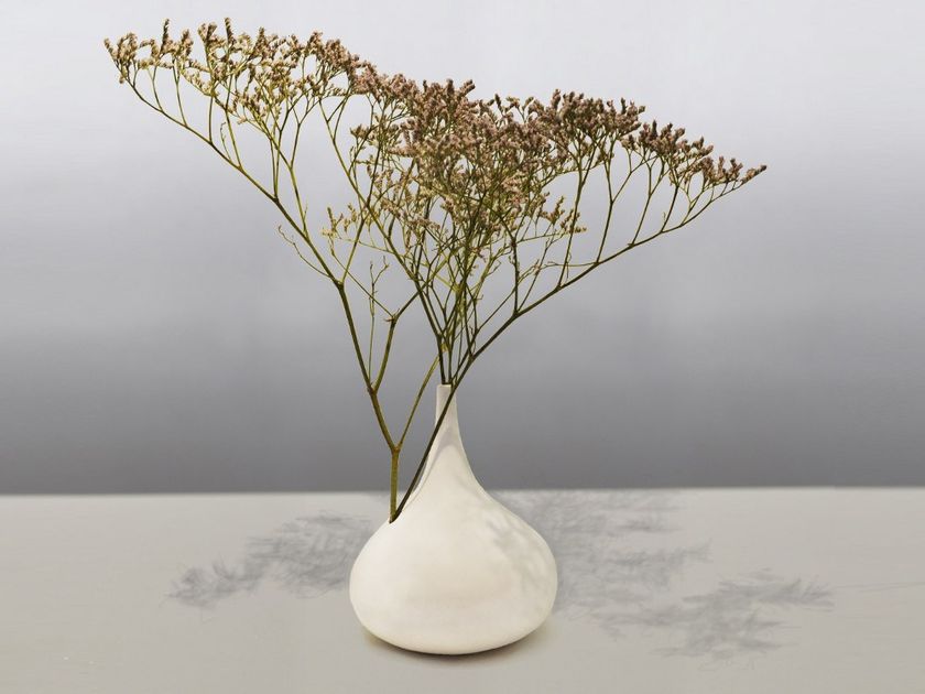 Beau & Bien
CHANTILLY
Porcelain vase