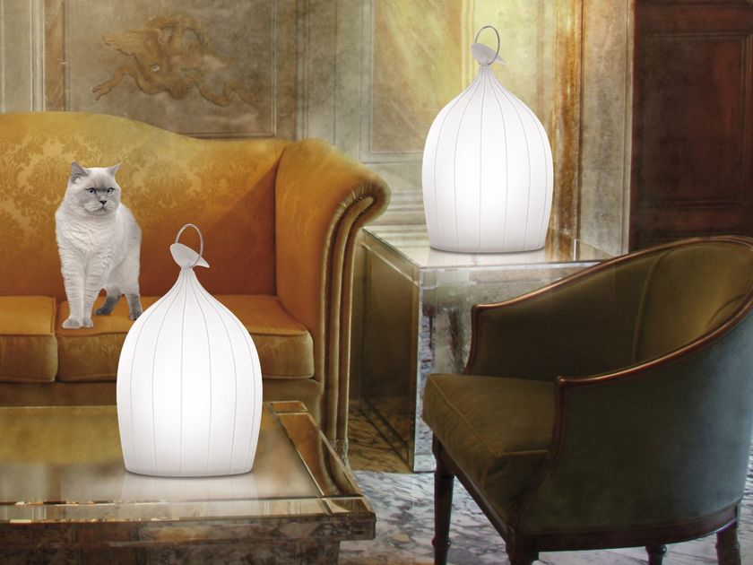 Beau & Bien
SMOON CAGE PORCELAIN
LED porcelain table lamp