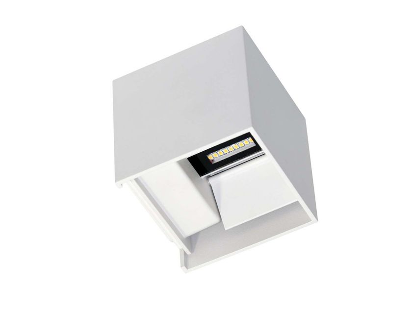 Beneito Faure
LEK
LED aluminium Outdoor wall Lamp