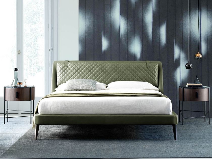 BertO
CHELSEA
Leather bed with upholstered headboard